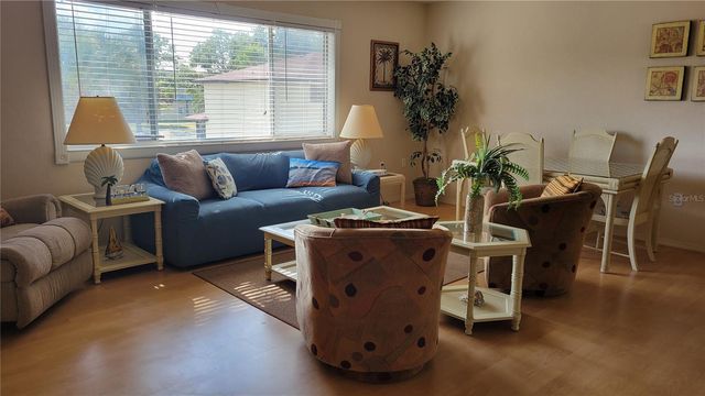 360 BASE AVENUE E 424, Venice, FL 34285