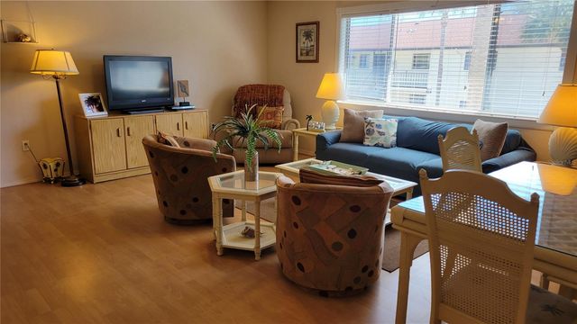 360 BASE AVENUE E 424, Venice, FL 34285