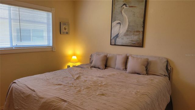 360 BASE AVENUE E 424, Venice, FL 34285