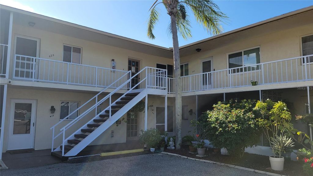 360 BASE AVENUE E 424, Venice, FL 34285