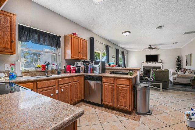 7024 Lyndale Drive, Watauga, TX 76148