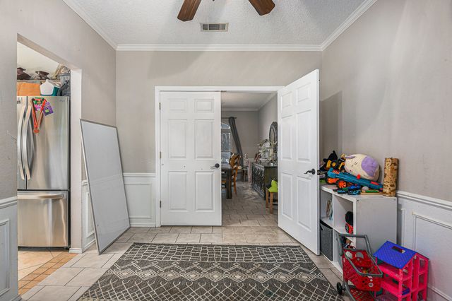 7024 Lyndale Drive, Watauga, TX 76148