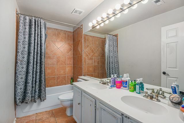 7024 Lyndale Drive, Watauga, TX 76148