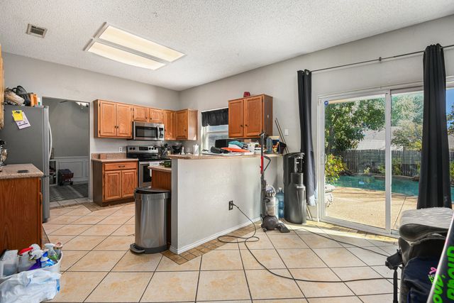 7024 Lyndale Drive, Watauga, TX 76148