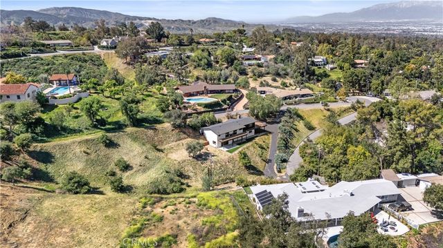 1909 Canyon, Redlands, CA 92373