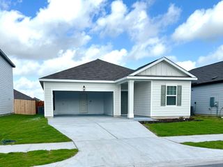 125 Blazilmar LN, Taylor, TX 76574