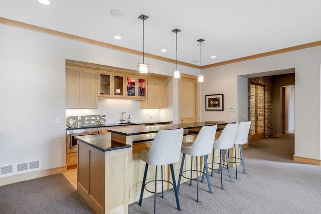 8700 Legends Club Drive, Prior Lake, MN 55372