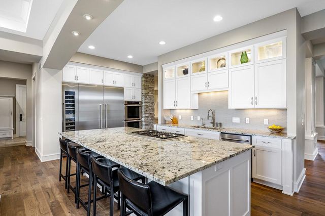 8700 Legends Club Drive, Prior Lake, MN 55372