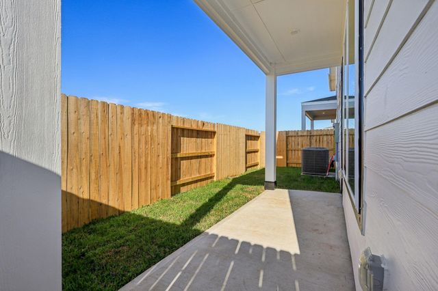 719 Topwater, Kemah, TX 77565