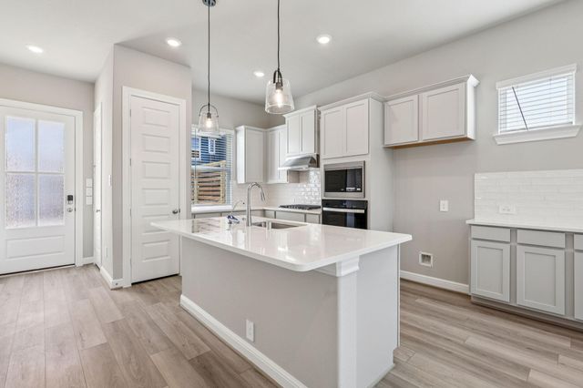 719 Topwater, Kemah, TX 77565