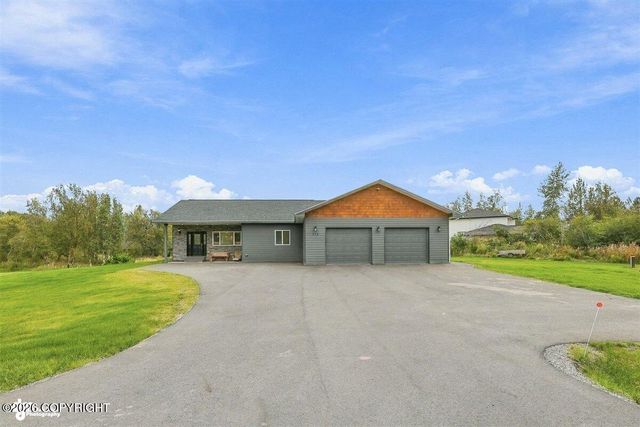 910 W Emerald Cone Circle, Palmer, AK 99645