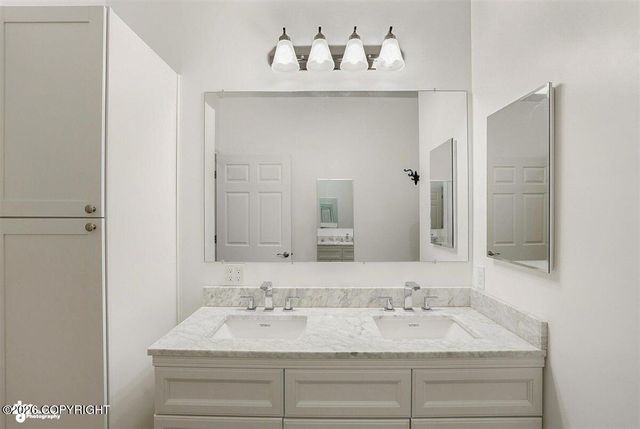 910 W Emerald Cone Circle, Palmer, AK 99645