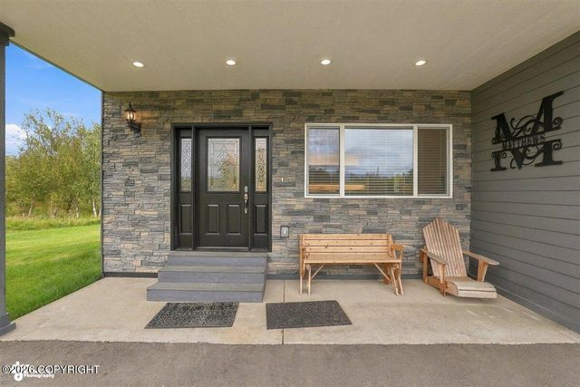 910 W Emerald Cone Circle, Palmer, AK 99645