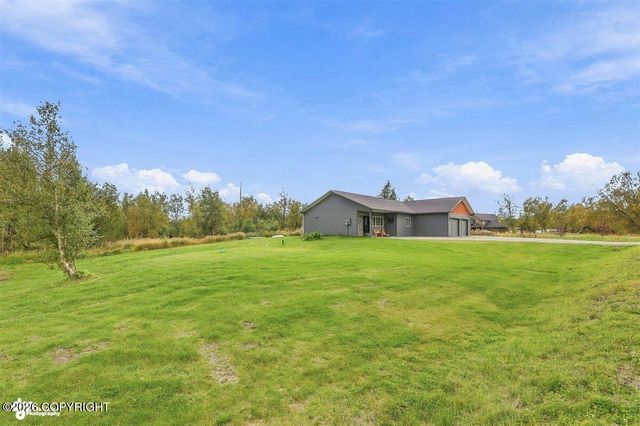 910 W Emerald Cone Circle, Palmer, AK 99645