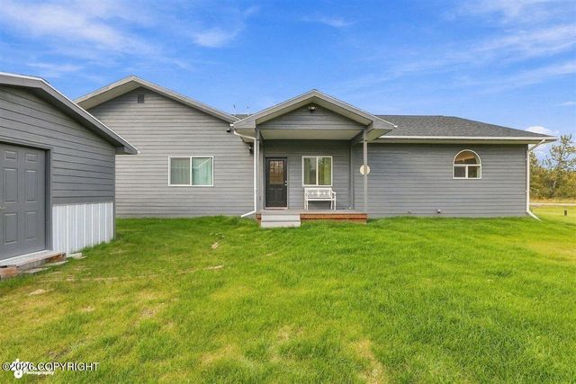 910 W Emerald Cone Circle, Palmer, AK 99645