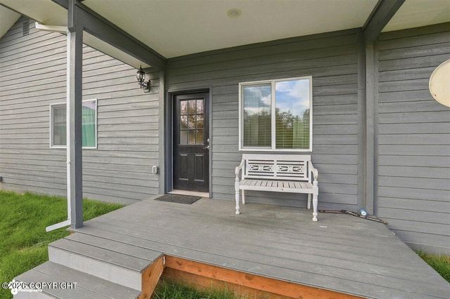 910 W Emerald Cone Circle, Palmer, AK 99645