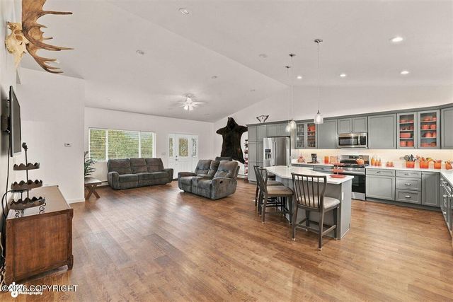 910 W Emerald Cone Circle, Palmer, AK 99645