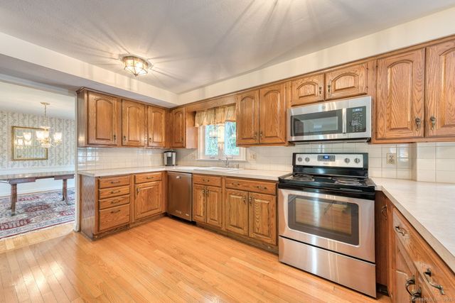 175 Valley View Drive, South Windsor, CT 06074