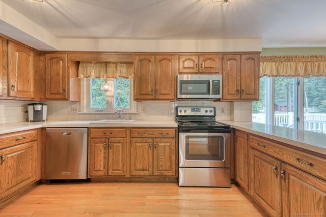 175 Valley View Drive, South Windsor, CT 06074
