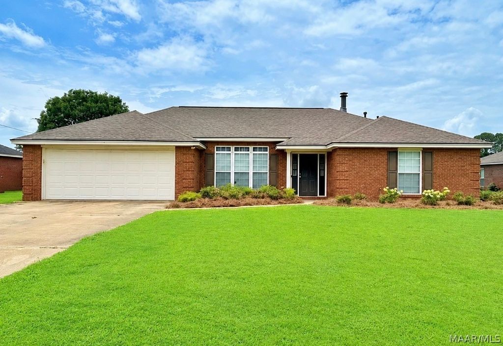 245 LAKESHORE Drive, Pike Road, AL 36064
