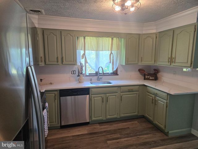 12700 IRONS MOUNTAIN RD SE, Cumberland, MD 21502