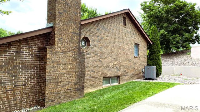 310 Northcrest Drive, Collinsville, IL 62234