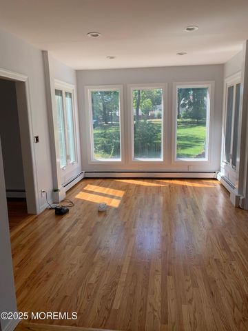 421 W Lincoln Avenue, Oakhurst, NJ 07755