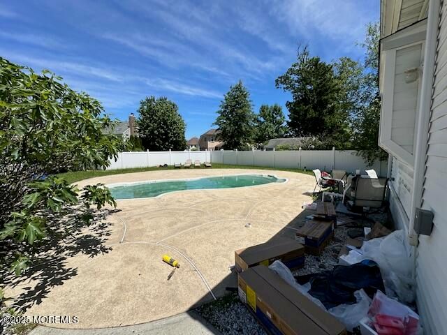 421 W Lincoln Avenue, Oakhurst, NJ 07755