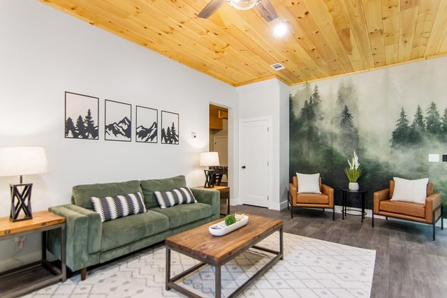 560 Eagle Mountain Drive W, Ellijay, GA 30540