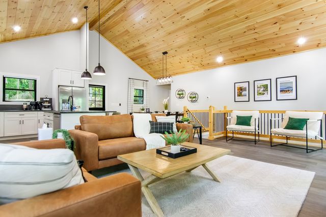 560 Eagle Mountain Drive W, Ellijay, GA 30540