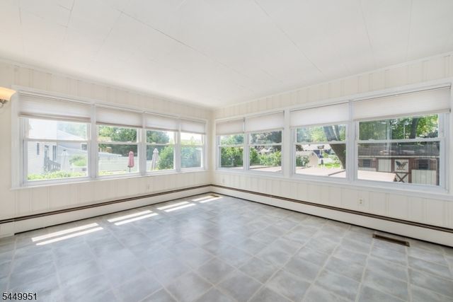 228 Broadway, Pompton Lakes Boro, NJ 07442