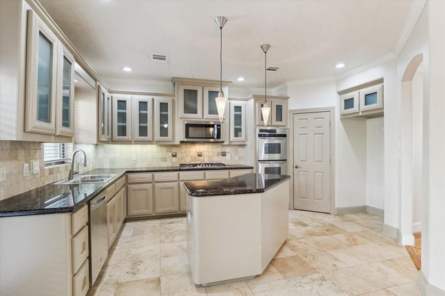 2103 Hazard Street, Houston, TX 77019