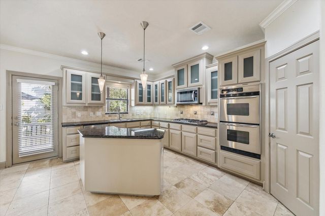 2103 Hazard Street, Houston, TX 77019