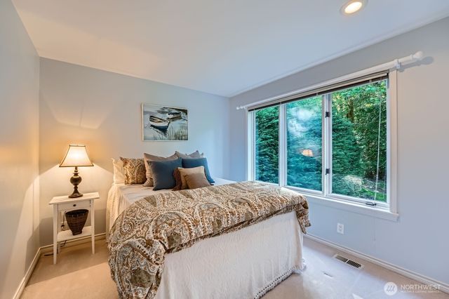 3123 240th Avenue NE, Sammamish, WA 98074