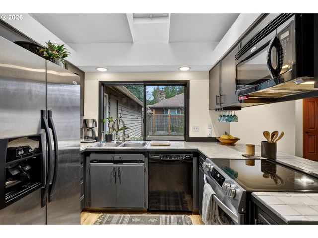 10015 Sw 53RD Ave, Portland, OR 97219