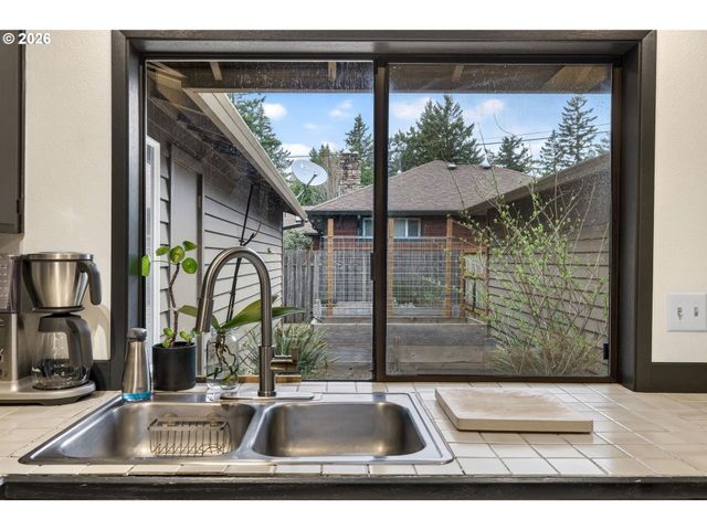 10015 Sw 53RD Ave, Portland, OR 97219