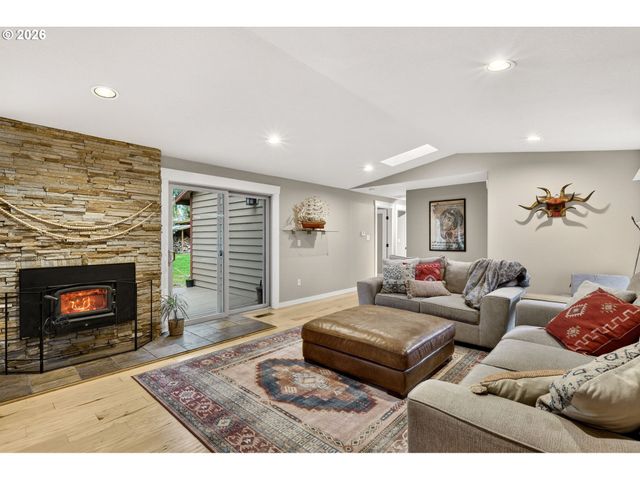 10015 Sw 53RD Ave, Portland, OR 97219