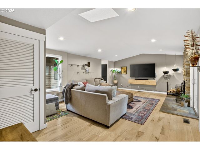 10015 Sw 53RD Ave, Portland, OR 97219