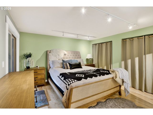 10015 Sw 53RD Ave, Portland, OR 97219