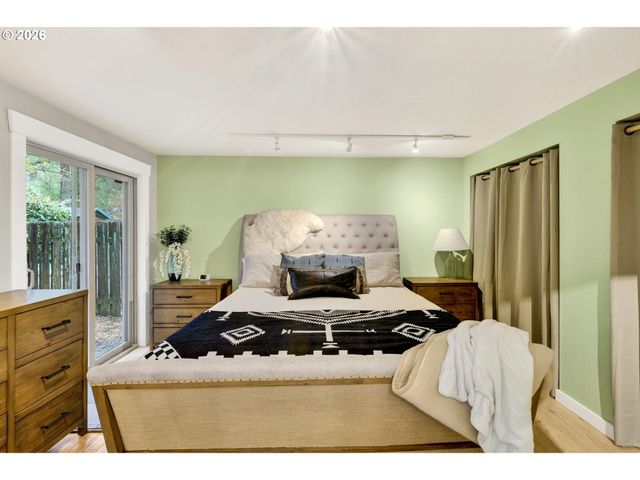 10015 Sw 53RD Ave, Portland, OR 97219