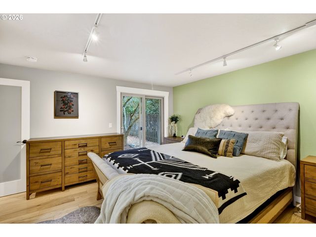 10015 Sw 53RD Ave, Portland, OR 97219