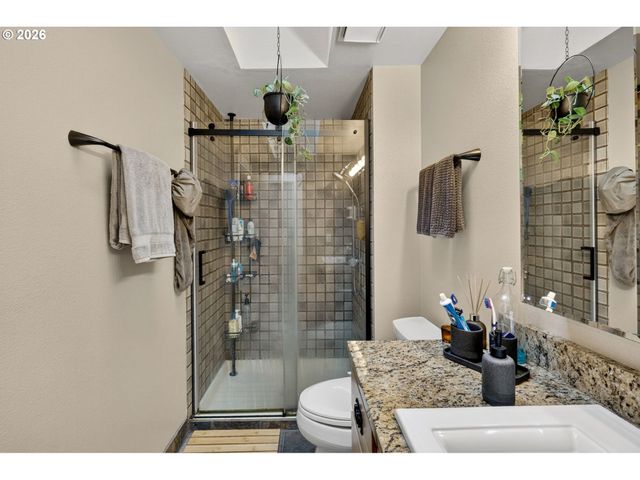 10015 Sw 53RD Ave, Portland, OR 97219