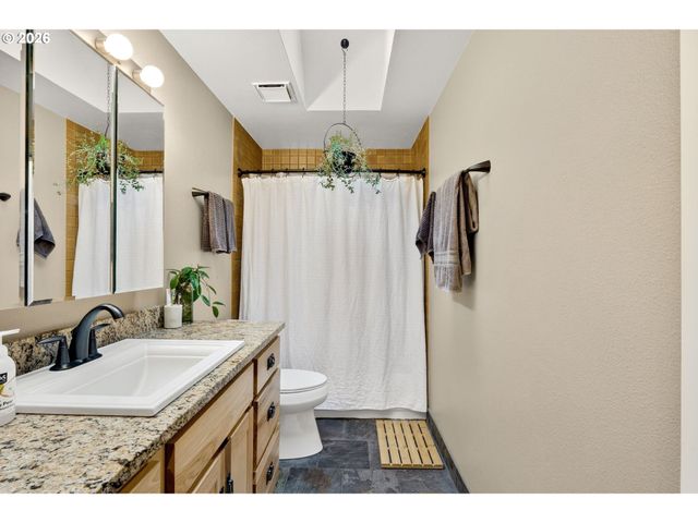 10015 Sw 53RD Ave, Portland, OR 97219