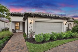 1904 Sierra CT, Naples, FL 34120