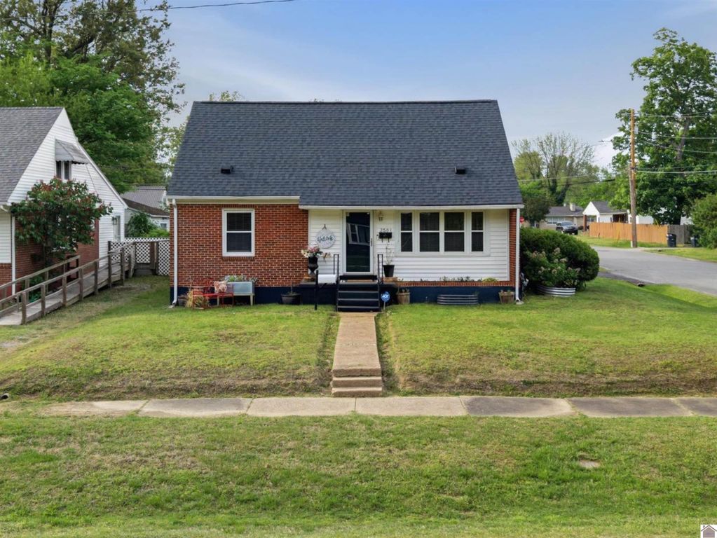 2501 Harrison St., Paducah, KY 42001