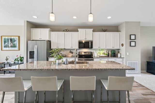 1470 Old Highway 8 NW, New Brighton, MN 55112
