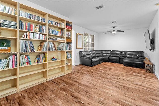 1917 SE 14th St 0, Homestead, FL 33035