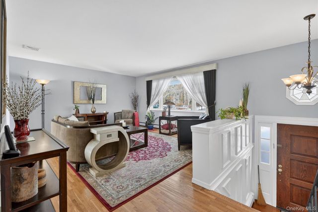 115 Old Pascack, Pearl River, NY 10965