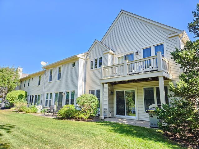 170 Inverness Court 1, Elk Grove Village, IL 60007