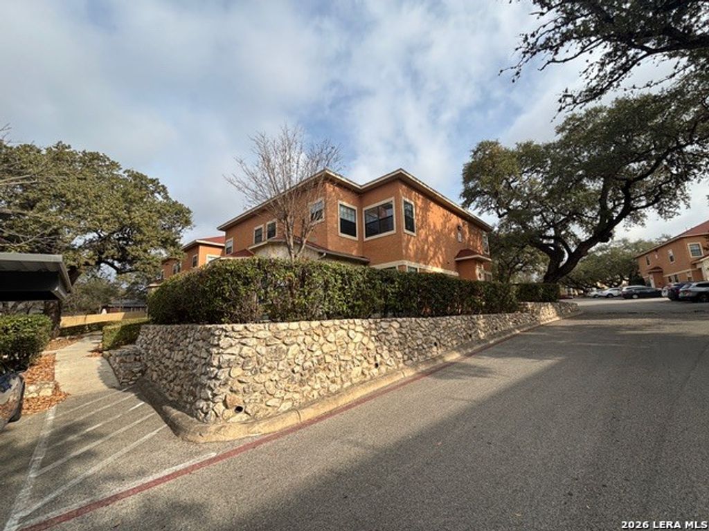 6160 Eckhert Rd Apt 607, San Antonio, TX 78240